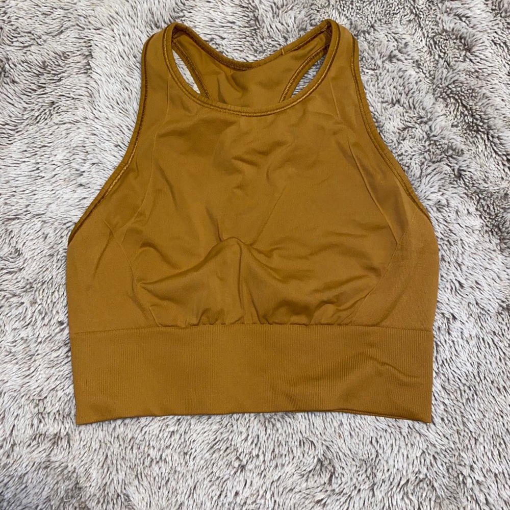 Lululemon ebb to train top